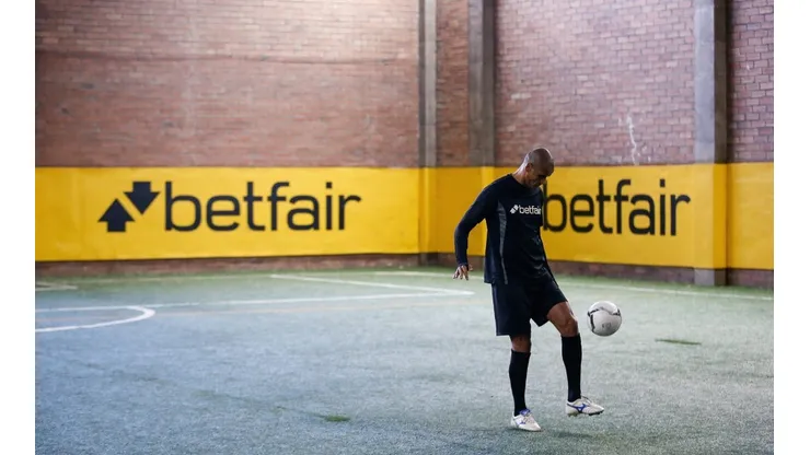 Foto: Cortesia Betfair - Rivaldo diz o que pensa Tite sobre titular absoluto do Palmeiras