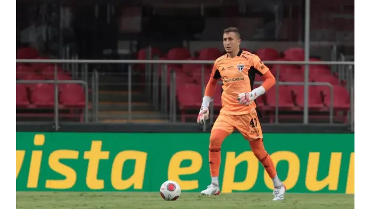 Thiago Couto deve renovar com o São Paulo (Foto: Rubens Chiri/São Paulo FC)