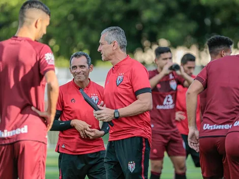 Jorginho 'saca' medalhão do time titular do Atlético-GO e agita torcida na web
