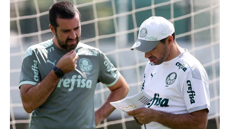 Foto: Fabio Menotti / Ag. Palmeiras - João Martins conversou privadamente com Gabriel Veron e tendência é atacante iniciar como titular contra Botafogo