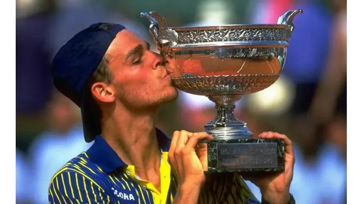 Desconhecido no Brasil e no mundo, Guga conquistou Roland Garros pela primeira vez em 1997 — Foto: Gary M. Prior/Getty Images