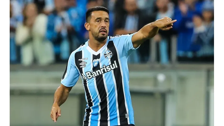 Foto: Pedro H. Tesch/AGIF - Edilson fez pedido para torcida após vitória na Série B
