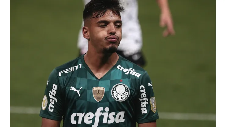 Gabriel Menino tem encontrado espaço no Palmeiras (Foto: Ettore Chiereguini/AGIF)