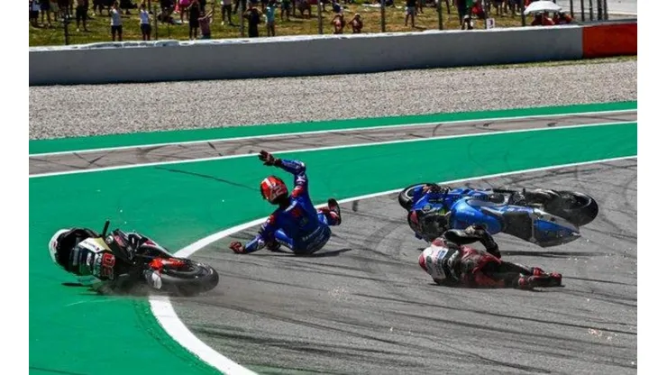 Foto: Twitter Oficial MotoGP - Momento do acidente do último domingo