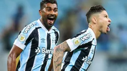Foto: Pedro H. Tesch/AGIF - Thiago Santos e Diogo Barbosa são dois do grupo que levou "esporro" de Roger no Grêmio