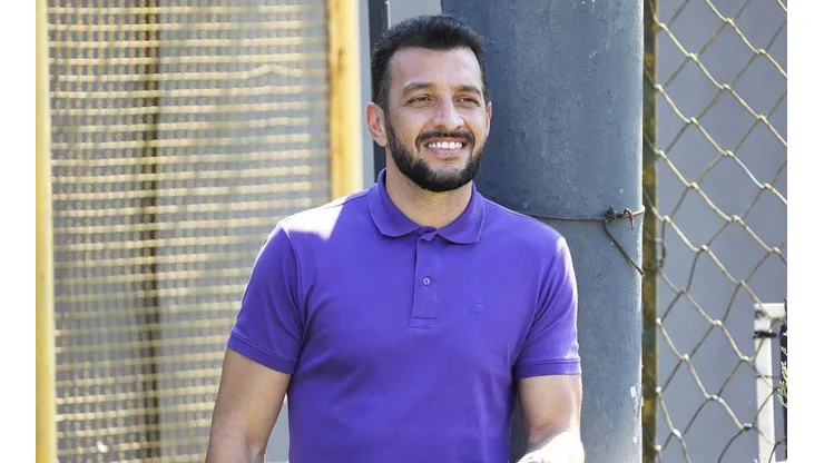 Foto: Flickr Oficial Santos FC/Pedro Ernesto Guerra Azevedo | Edu Dracena expõe bastidores do Santos no mercado da bola