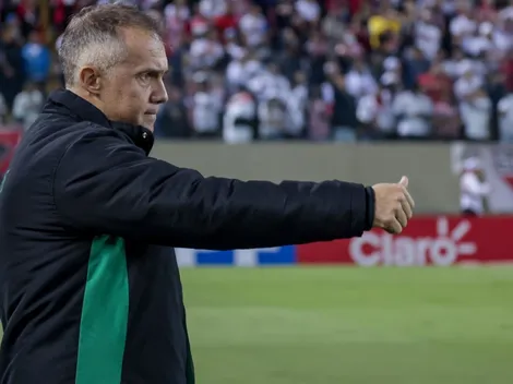 Eduardo Baptista provoca Diniz após derrota do Fluminense