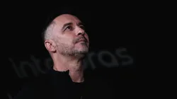Vítor Pereira voltou a deixar meia do Corinthians fora da lista de relacionados, mesmo com onda de desfalques no time