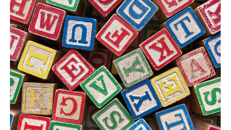 Foto: Pixabay - Blocos com letras.