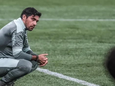 Medalhão de Abel 'desconversa' sobre futuro e afirma estar feliz no Palmeiras: "Acreditam no meu trabalho"