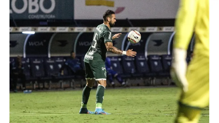Foto: Beno Küster Nunes/AGIF - Leandro Castán cometeu o pênalti em Daniel Amorim na partida contra o Vila Nova