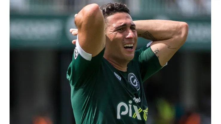 Robson Mafra/AGIF - Barcelos ganha concorrência no Goiás.