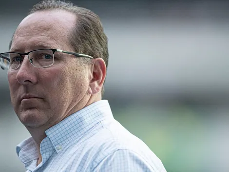 Textor ‘escorrega’ e atacante aceita reduzir o salário para jogar no Vasco em 2022