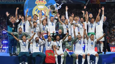 Shaun Botterill/Getty Images - Real Madrid levantando a taça da Liga dos Campeões de 2017/18