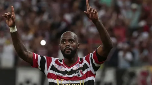 Agif/lexandre Gondim/JC Imagem – Grafite chama torcida para jogo do Santa Cruz marcado por ação social