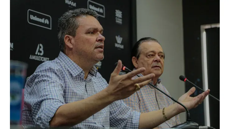 Foto: Flickr oficial do Atlético-GO - Adson durante entrevista coletiva.