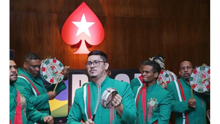 Escola de Samba esteve na abertura do BSOP Rio de Janeito (Foto: Luis Bertazini/BSOP)
