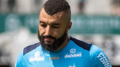 Foto: Robson Mafra/AGIF - Coritiba monitora substituto de Muralha no mercado