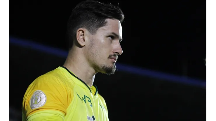 Foto: Heber Gomes/AGIF - Tadeu já esteve na mira do Grêmio em 2021, mas segue brilhando no Goiás