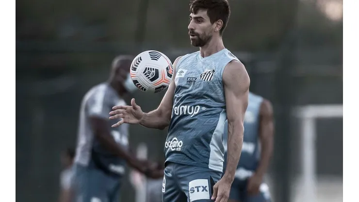 Ivan Storti/Santos - Luan Peres lembra passagem pelo Santos