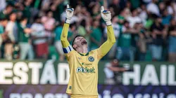 Foto: Isabela Azine/AGIF | adeu defendeu cinco pênaltis e garantiu a classificação do Goiás