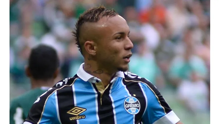 - Everton Cebolinha