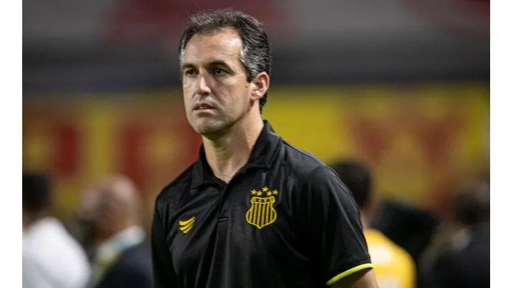Foto: Celio Junior/AGIF - Leo Condé deve dar oportunidade a lateral-esquerdo no Sampaio