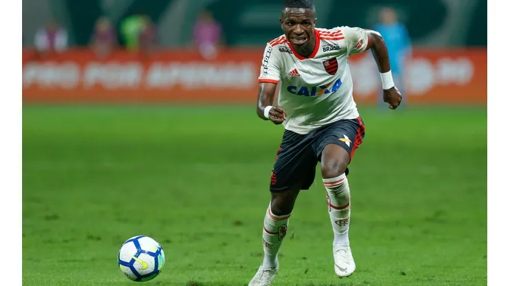 Marcello Zambrana/AGIF - Vini Jr é 'defendido' por ex-Flamengo