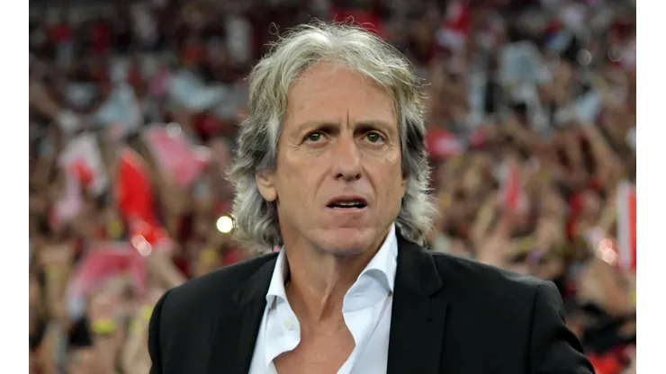 “Que não leve ninguém do Fla”; Jorge Jesus ‘chega chegando’ no Fenerbahçe e ajuda na contratação de craque do Real 