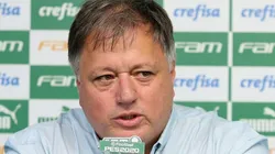 "Ninguém pagaria"; Barros recebe 'recado' sobre futuro de meio-campista almejado no Palmeiras