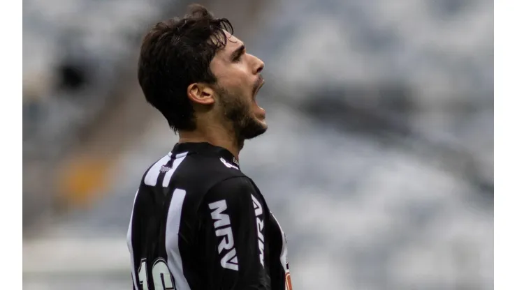 Foto: Marcelo Alvarenga/AGIF - Rabello tem contrato próximo do fim no Atlético e quer resolução o quanto antes