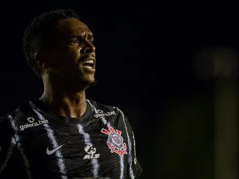 Jô se manifesta sobre futuro de William e manda recado sobre Róger Guedes