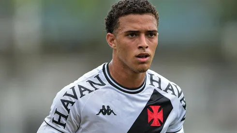 Figueiredo com a camisa do Vasco (Foto: Thiago Ribeiro/AGIF)