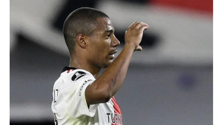 Foto: Fotobairesarg/AGIF - Botafogo não para em De la Cruz e está próximo de fechar com atacante do futebol europeu