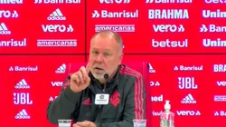 Foto: Reprodução/YouTube - Mano Menezes: rebateu o questionamento de um repórter em coletiva