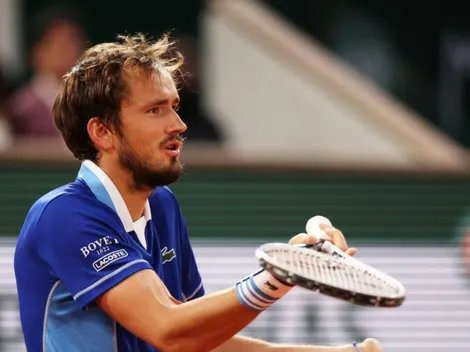 Eliminados! Tsitsipas e Medvedev deixam Roland Garros nas oitavas de forma surpreendente