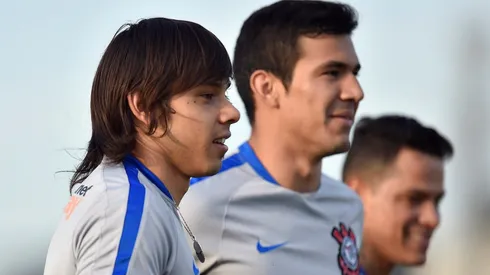 Foto: Mauro Horita/AGIF - Ángel Romero (à esquerda) estaria voltando ao Corinthians, afirma jornalista paraguaio