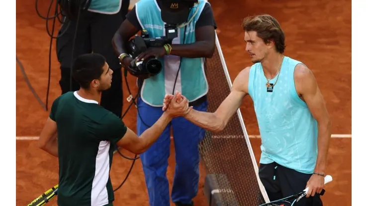 Clive Brunskill/Getty Images/ Tênis | Zverev e Alcaraz se enfrentam pelas quartas de final de Roland Garros; saiba o horário e onde assistir.