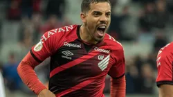 Foto: Robson Mafra/AGIF | David Terans foi 'sacado' por Felipão ao longo do duelo diante do Cuiabá