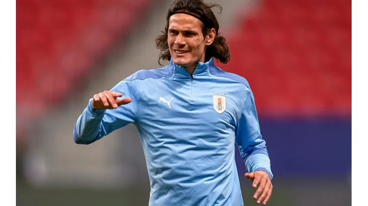 Mateus Bonomi/AGIF - Cavani, ex-desejo do Botafogo, se despede do Manchester United