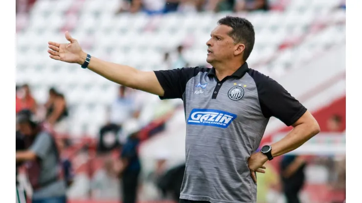 Rafael Vieira/AGIF. Claudinei Oliveira não poupou palavras para atuação do Londrina