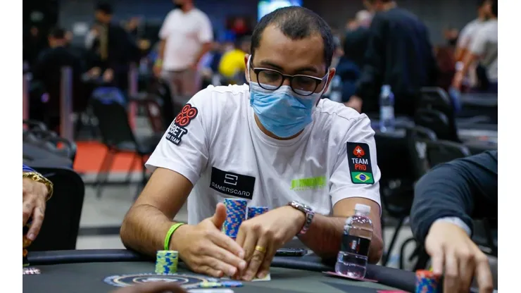Rafael Moraes venceu evento do SCOOP transmitindo o torneio na twitch (Foto: BSOP)