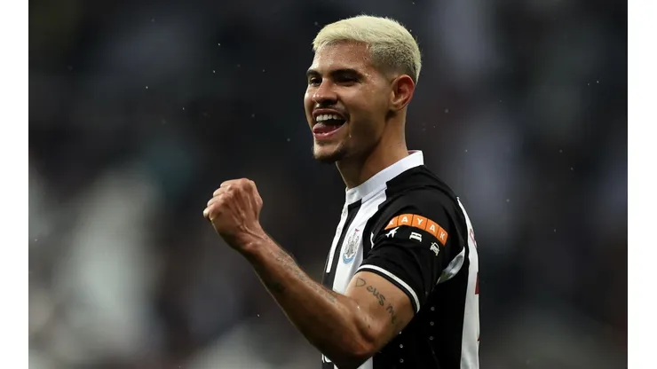 Foto: Ian MacN/Getty Images | Bruno Guimarães foi contratado por 52 milhões de euros