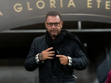 “Time de barriga cheia”; Mohamed é pressionado e imprensa apoia vaias no Atlético