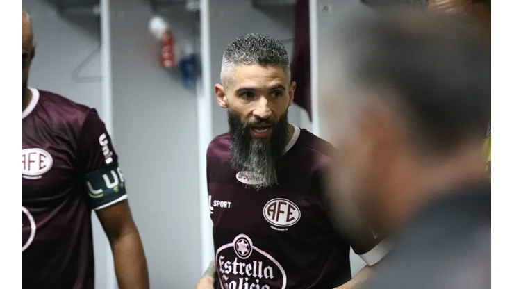 Tiago Pavini/Ferroviária. Tony revela 'estar acostumado' com a pressão da torcida