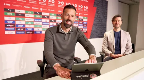 Van Nistelrooy assumiu o comando do PSV (Foto: Divulgação/Getty Images)
