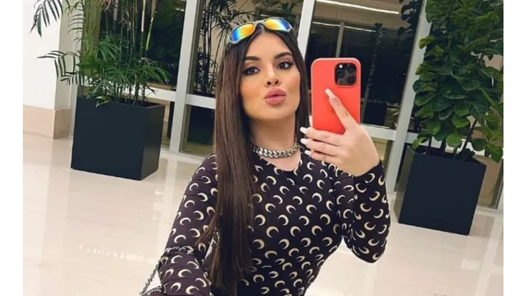 Reprodução/Instagram oficial de GKay - Gkay posa para as redes sociais.