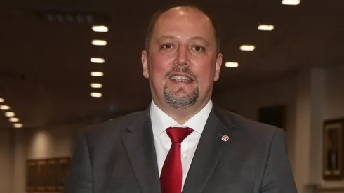 Foto: Flickr Oficial SC Internacional/Ricardo Duarte | Barcellos prepara o bote por #9 livre no mercado