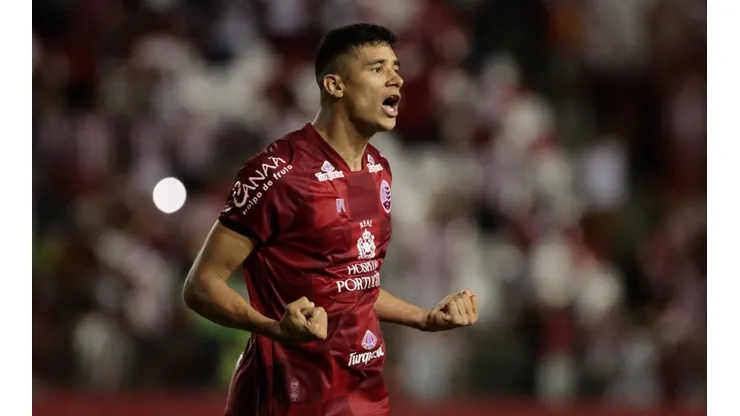 Caio Falcão/AGIF/ "Ficou marcado na minha trajetória aqui"; Camutanga fala sobre despedida do Náutico e projeta retorno.