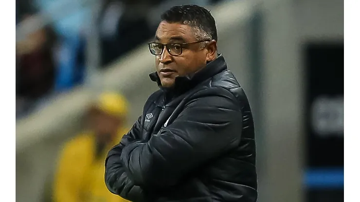 Foto: Pedro H. Tesch/AGIF - Roger Machado: impediu saída de atacante do Grêmio
